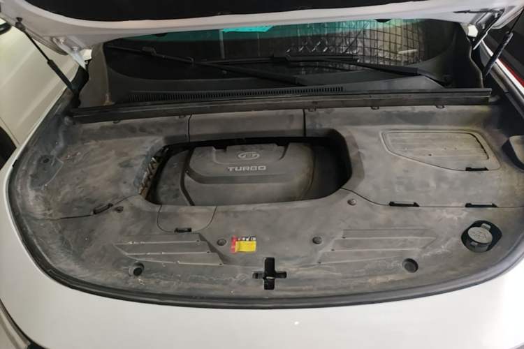 Used Baojun RS-5 2019 1.5T CVT Super Connected Trendy Edition China VI Engine Bay