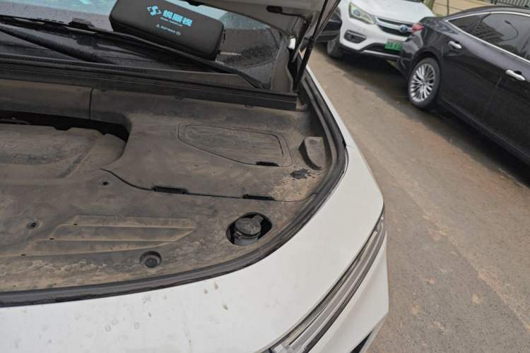 Used Baojun RS-5 2019 1.5T CVT Intelligent Driving Flagship Version China VI Emission Standard Engine Bay Left