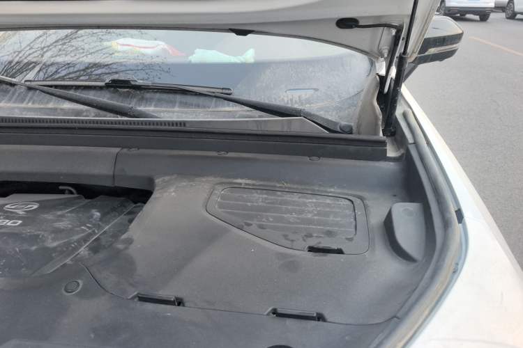 Used Baojun RS-5 2019 1.5T CVT Intelligent Driving Flagship Version China VI Emission Standard Engine Bay Left