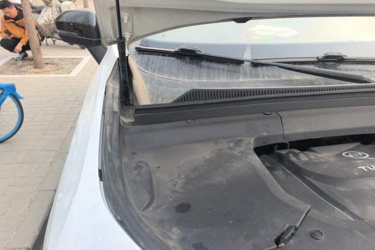 Used Baojun RS-5 2019 1.5T CVT Intelligent Driving Flagship Version China VI Emission Standard Engine Bay Right