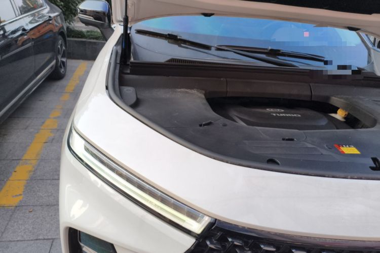 Used Baojun RS-5 2019 1.5T CVT Intelligent Driving Flagship Version China VI Emission Standard Engine Bay Right