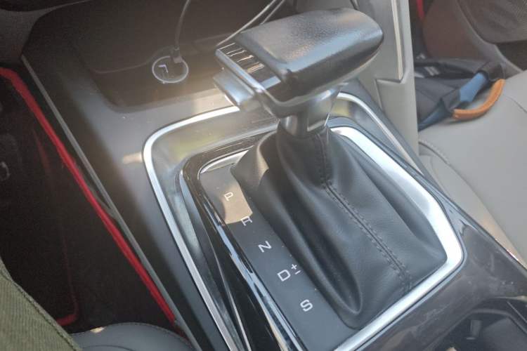 Used Baojun RS-5 2019 1.5T CVT Intelligent Driving Flagship Version China VI Emission Standard Gear Lever