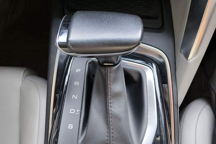 Used Baojun RS-5 2019 1.5T CVT Intelligent Driving Flagship Version China VI Emission Standard Gear Lever