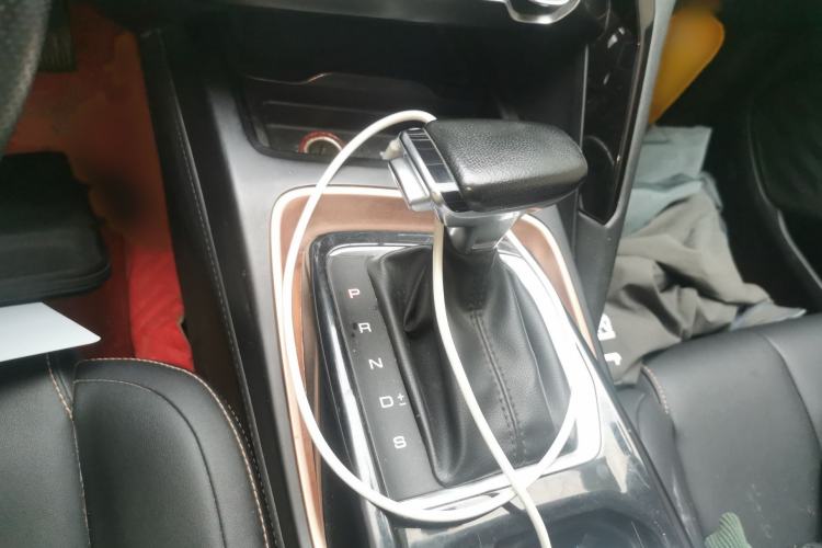 Used Baojun RS-5 2019 1.5T CVT Intelligent Drive Luxury Edition China VI Gear Lever