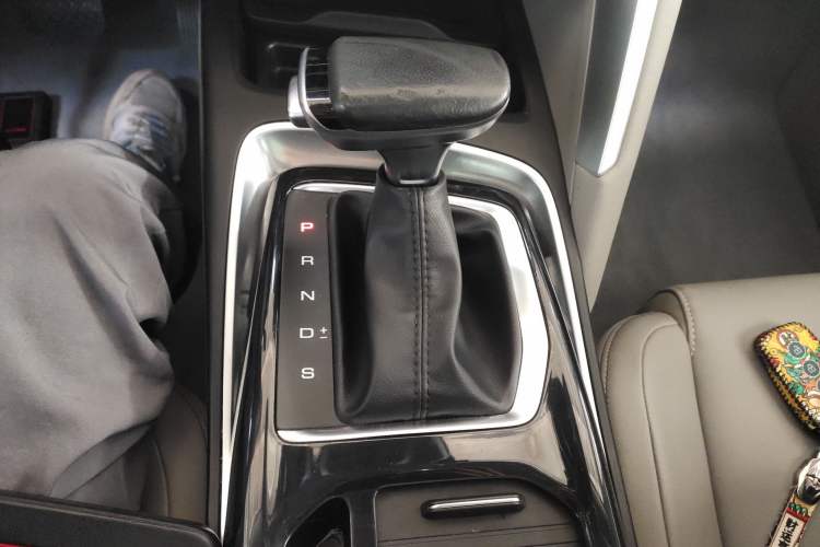Used Baojun RS-5 2019 1.5T CVT Intelligent Driving Flagship Edition China V Emission Standard Gear Lever