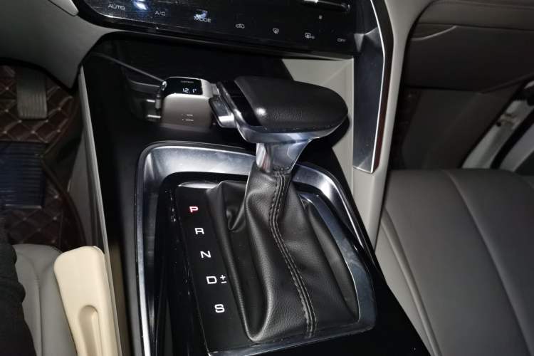 Used Baojun RS-5 2019 1.5T CVT Intelligent Driving Flagship Version China VI Emission Standard Gear Lever