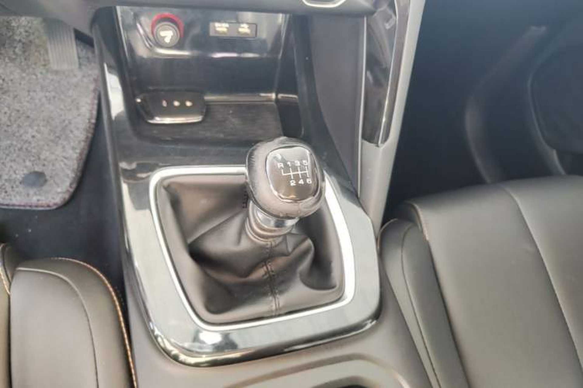 Used Baojun RS-5 2019 1.5T Manual Super Connected Luxury Edition China VI Gear Lever