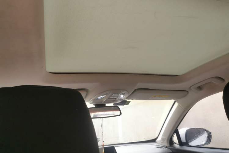 Used Baojun RS-5 2019 1.5T CVT Intelligent Drive Luxury Edition China VI Headliner