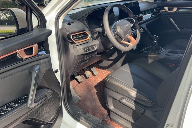 Used Baojun RS-5 2019 1.5T Manual Super Connected Luxury Edition China VI Interior 2