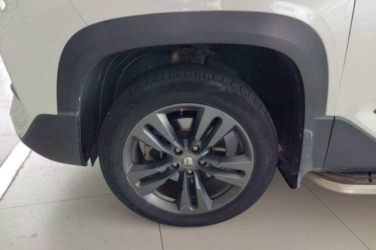 Used Baojun RS-5 2019 1.5T Manual Super Connectivity Version China VI Left Front Wheel Hub