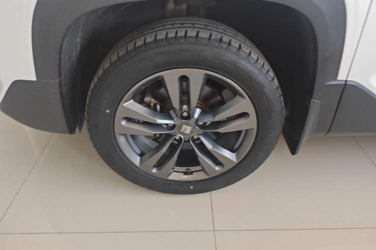 Used Baojun RS-5 2019 1.5T Manual Super Connectivity Version China VI Left Front Wheel Hub