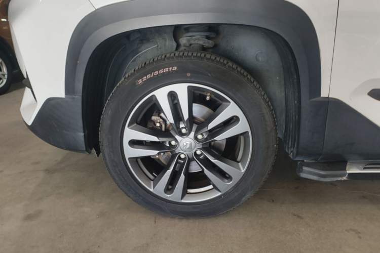 Used Baojun RS-5 2019 1.5T CVT Intelligent Drive Luxury Edition China VI Left Front Wheel Hub