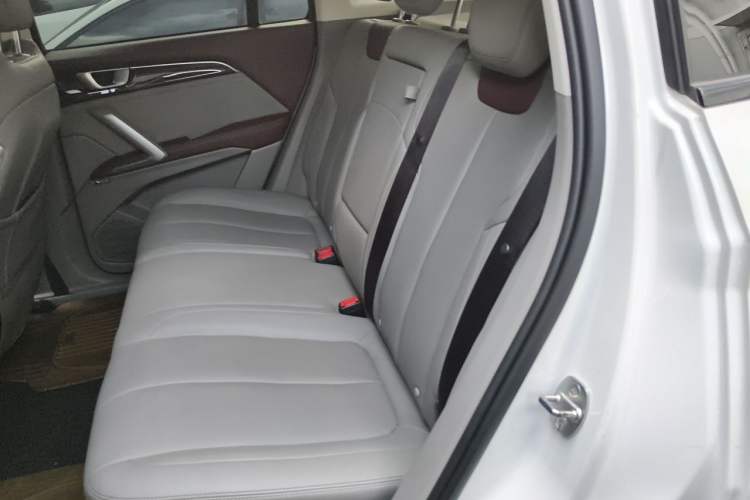 Used Baojun RS-5 2019 1.5T CVT Intelligent Driving Flagship Version China VI Emission Standard Left Rear Seat