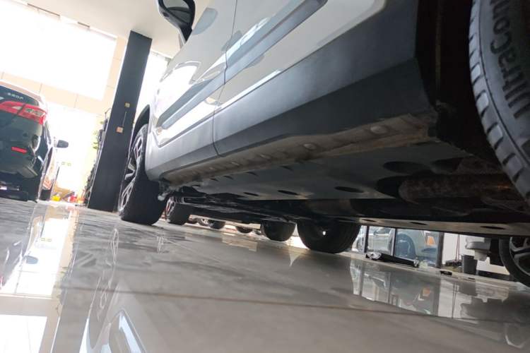 Used Baojun RS-5 2019 1.5T CVT Intelligent Driving Flagship Version China VI Emission Standard Left Side Sill