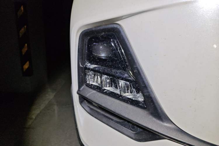 Used Baojun RS-5 2019 1.5T CVT Intelligent Driving Flagship Edition China V Emission Standard Right Front Headlight