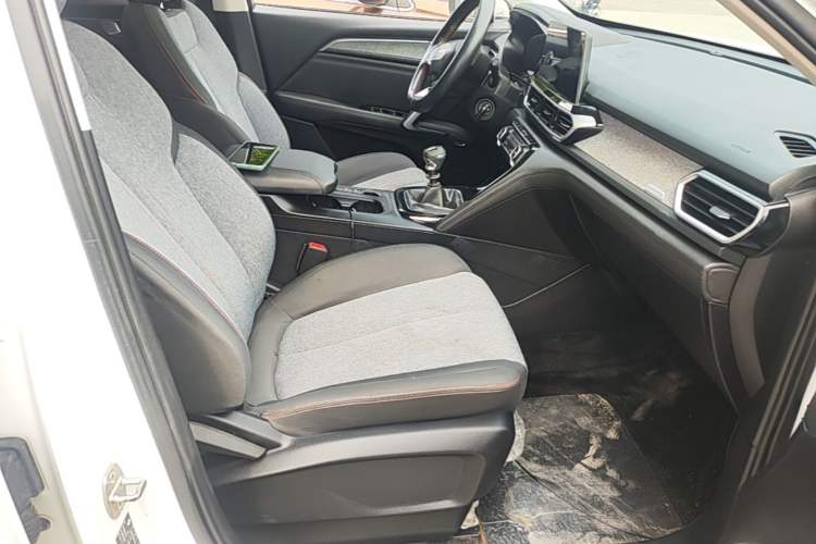 Used Baojun RS-5 2019 1.5T Manual Super Connectivity Version China VI Right Front Seat