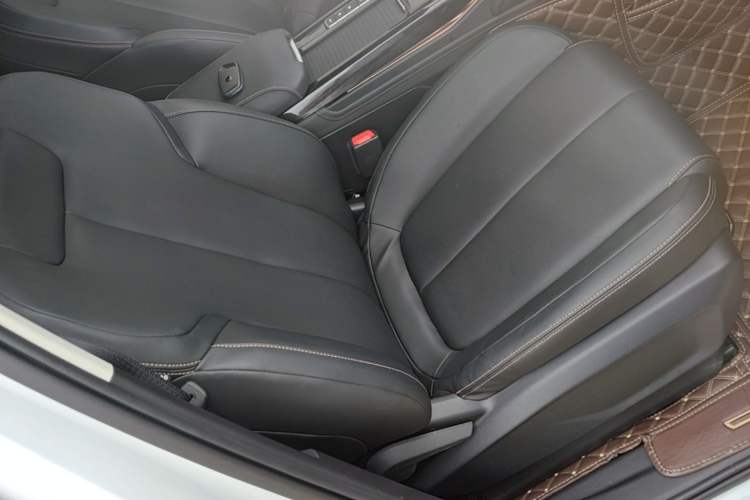 Used Baojun RS-5 2019 1.5T CVT Intelligent Driving Luxury Edition China V Right Front Seat