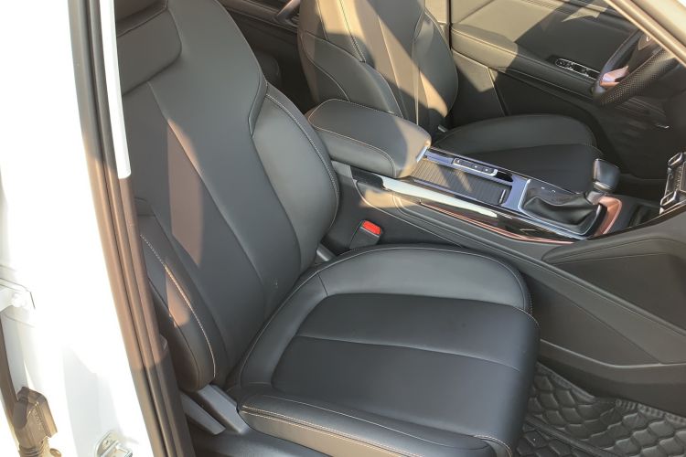 Used Baojun RS-5 2019 1.5T CVT Intelligent Drive Luxury Edition China VI Right Front Seat