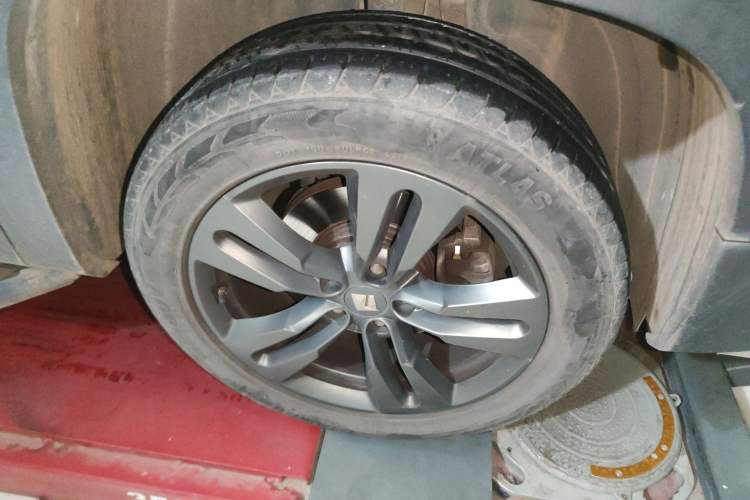 Used Baojun RS-5 2019 1.5T Manual Super Connectivity Version China VI Right Front Wheel Hub