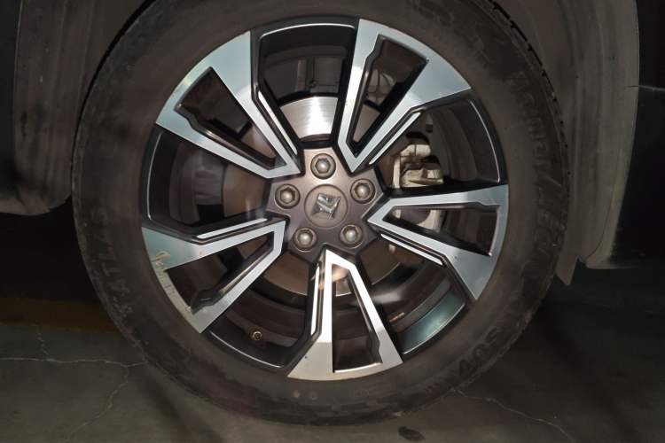 Used Baojun RS-5 2019 1.5T CVT Intelligent Driving Prestige Edition China VI Emission Standard Right Front Wheel Hub