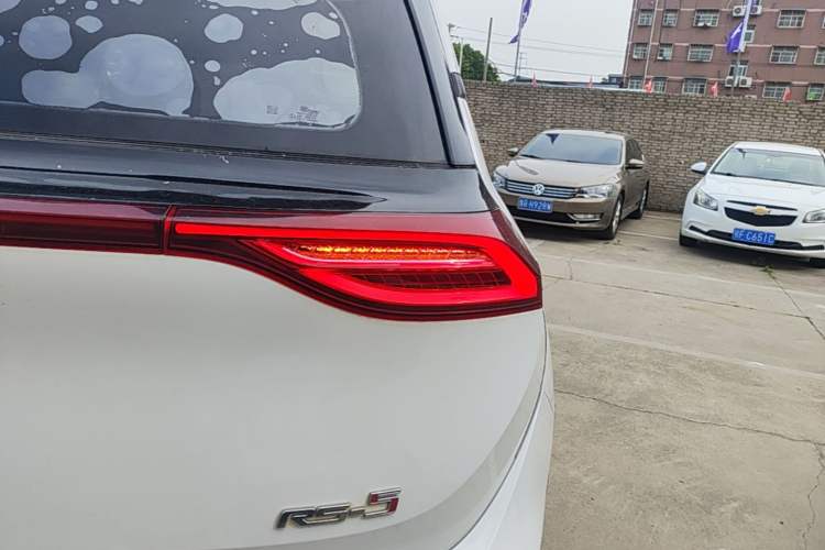 Used Baojun RS-5 2019 1.5T Manual Super Connectivity Version China VI Right Rear Taillight