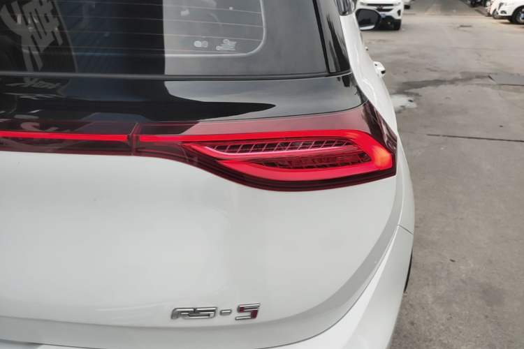 Used Baojun RS-5 2019 1.5T CVT Intelligent Drive Luxury Edition China VI Right Rear Taillight