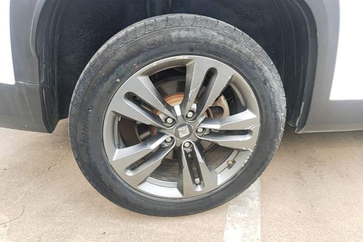 Used Baojun RS-5 2019 1.5T Manual Super Connectivity Version China VI Right Rear Wheel Hub