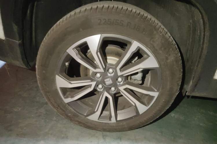Used Baojun RS-5 2019 1.5T CVT Intelligent Driving Flagship Version China VI Emission Standard Right Rear Wheel Hub