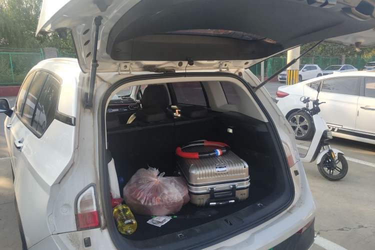 Used Baojun RS-5 2019 1.5T CVT Intelligent Drive Luxury Edition China VI Trunk