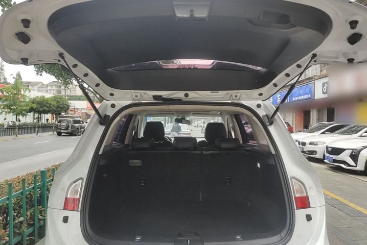 Used Baojun RS-5 2019 1.5T CVT Intelligent Drive Luxury Edition China VI Trunk