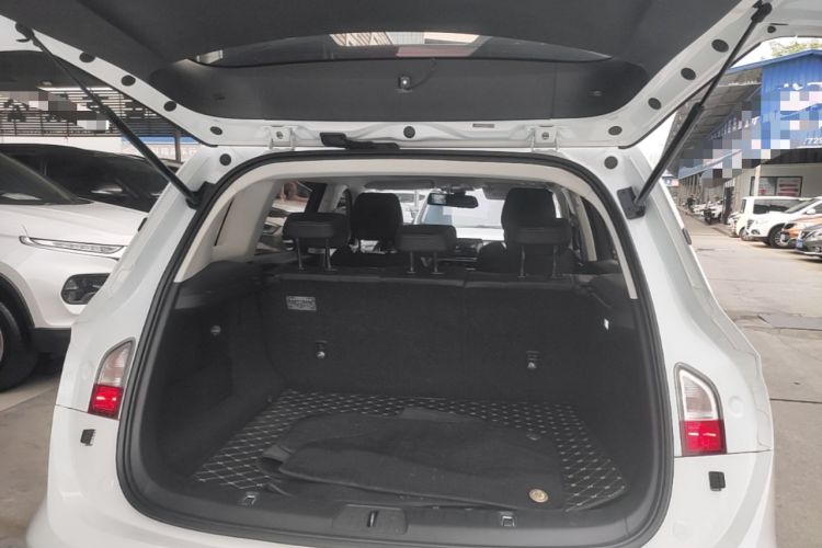 Used Baojun RS-5 2019 1.5T CVT Intelligent Drive Luxury Edition China VI Trunk