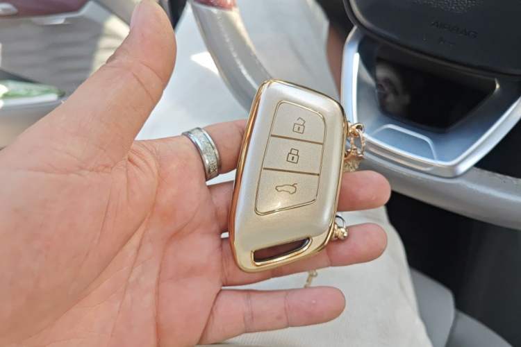 Used Baojun RS-5 2019 1.5T CVT Intelligent Driving Flagship Version China VI Emission Standard Vehicle Key