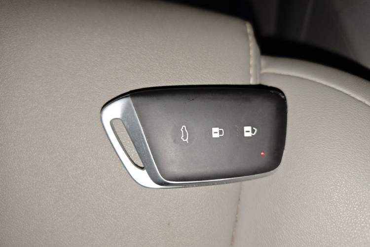 Used Baojun RS-5 2019 1.5T CVT Intelligent Driving Flagship Edition China V Emission Standard Vehicle Key