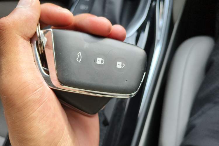Used Baojun RS-5 2019 1.5T CVT Intelligent Driving Flagship Version China VI Emission Standard Vehicle Key