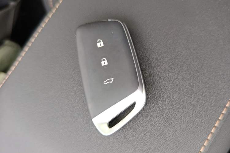Used Baojun RS-5 2019 1.5T CVT Intelligent Driving Luxury Edition China V Vehicle Key