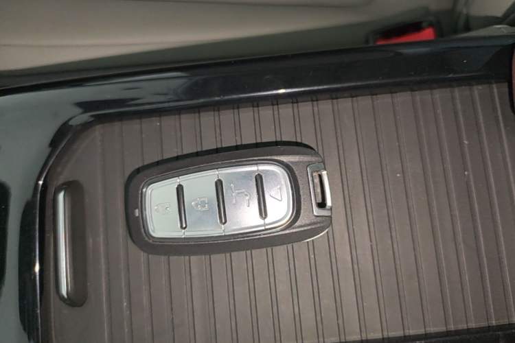 Used Baojun RS-5 2019 1.5T CVT Intelligent Driving Flagship Version China VI Emission Standard Vehicle Key