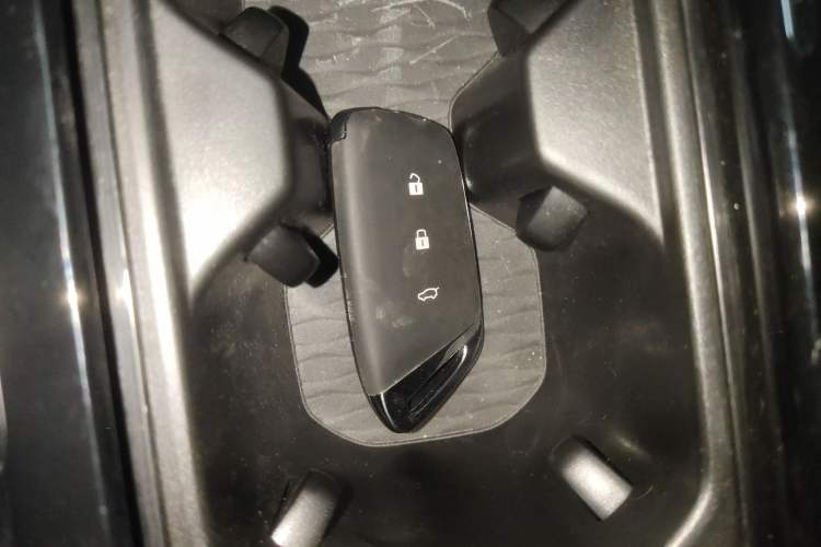 Used Baojun RS-5 2019 1.5T CVT Intelligent Driving Flagship Version China VI Emission Standard Vehicle Key