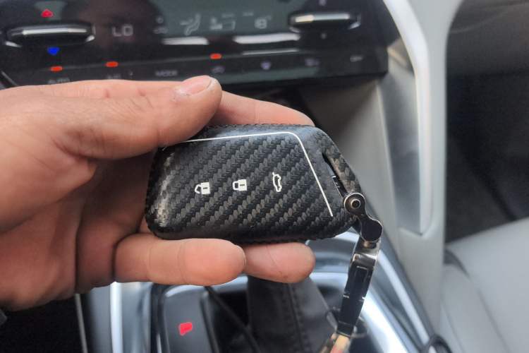 Used Baojun RS-5 2019 1.5T CVT Intelligent Driving Flagship Version China VI Emission Standard Vehicle Key