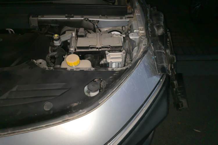Used Baojun RS-5 2020 1.5T CVT 24-Hour Online Luxury Edition Engine Bay Left