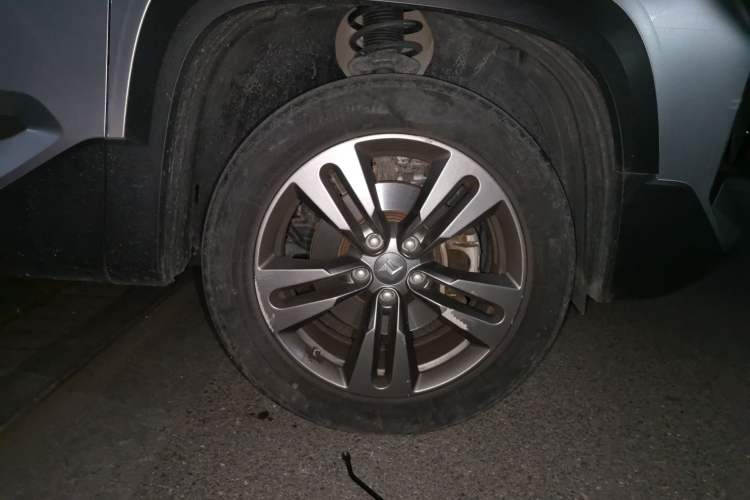 Used Baojun RS-5 2020 1.5T CVT 24-Hour Online Luxury Edition Right Front Wheel Hub