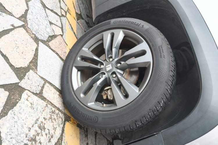 Used Baojun RS-5 2020 300T CVT Smart Flagship Edition Right Front Wheel Hub