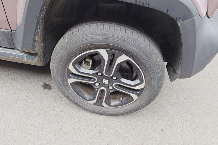 Used Baojun Spark 2023 Flagship Edition Right Front Wheel Hub