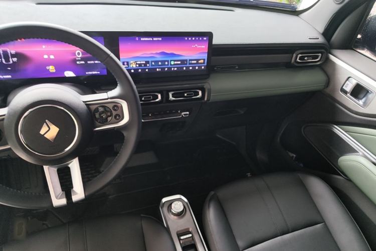 Used Baojun Spark 2023 Intelligent Premium Edition Center Console