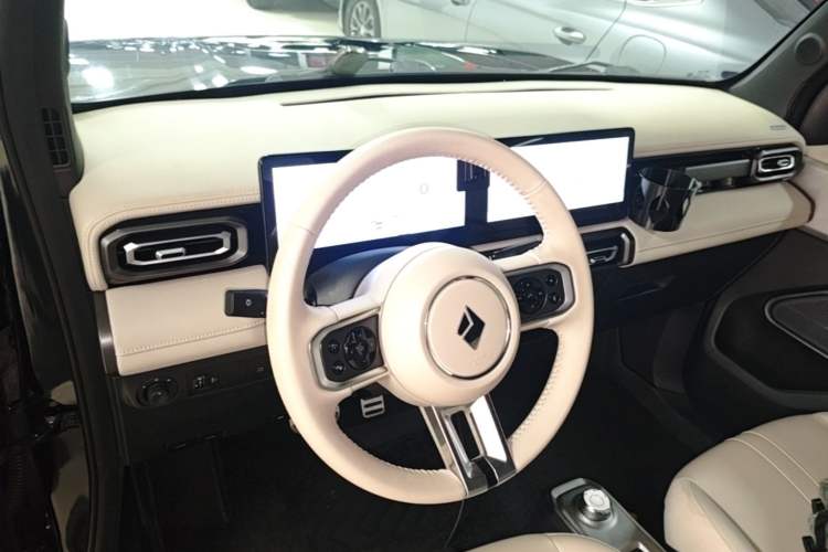 Used Baojun Spark 2023 Intelligent Premium Edition Center Console