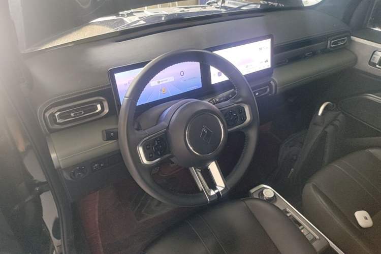 Used Baojun Spark 2023 Intelligent Premium Edition Center Console