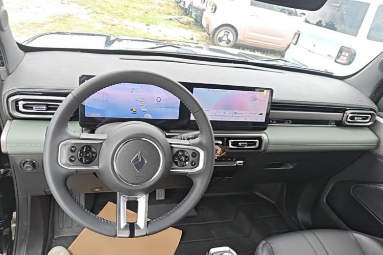 Used Baojun Spark 2023 Intelligent Premium Edition Center Console