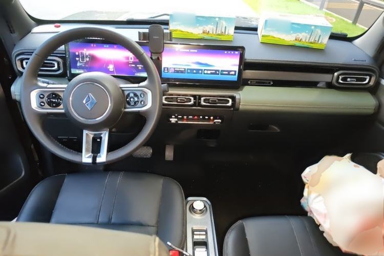 Used Baojun Spark 2023 Intelligent Premium Edition Center Console