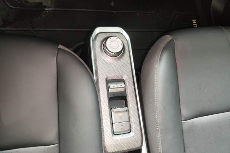 Used Baojun Spark 2023 Intelligent Premium Edition Gear Lever