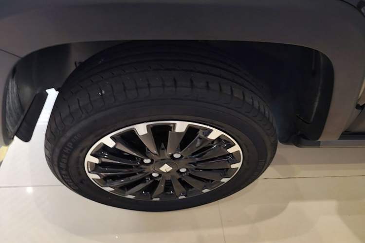 Used Baojun Spark 2023 Flagship Edition Left Front Wheel Hub