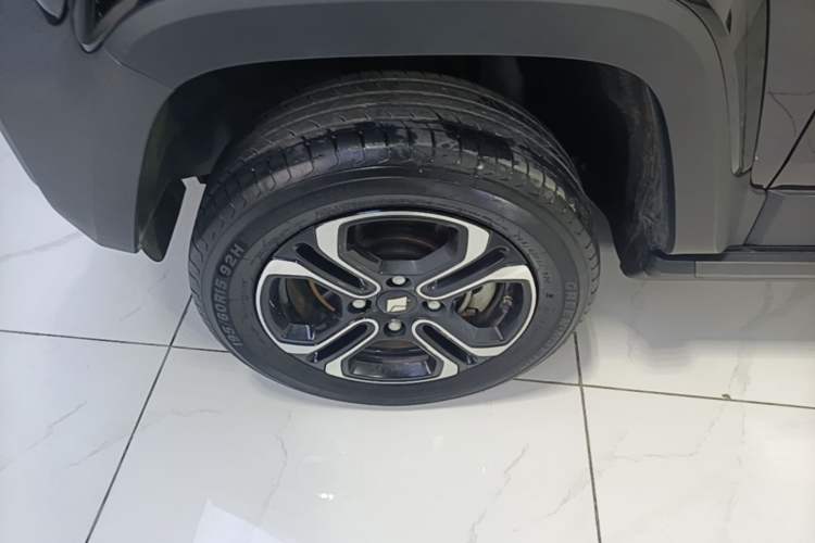 Used Baojun Spark 2023 Flagship Edition Left Front Wheel Hub